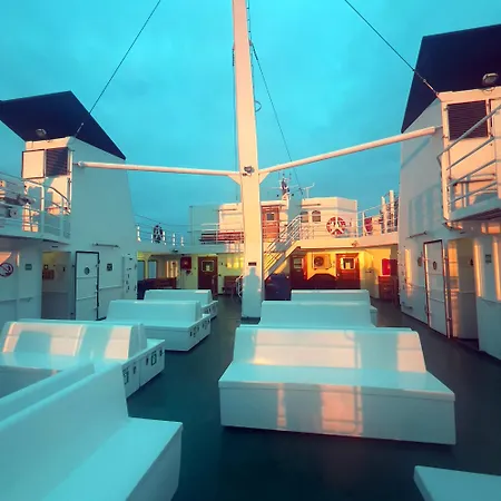 Sandvik Gaesthamn Och Kamp alanı