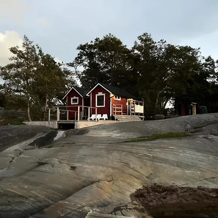 キャンプ場 Sandvik Gaesthamn Och Kökar