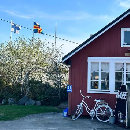 캠프장 Sandvik Gaesthamn & Kökar